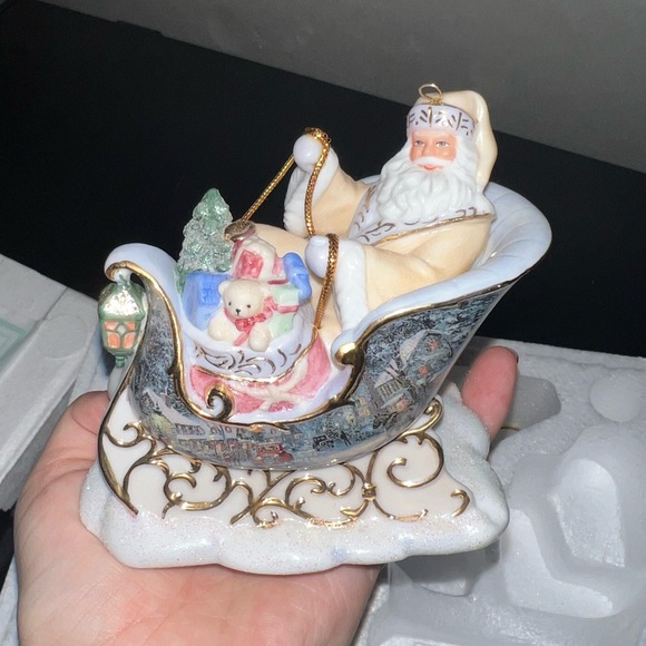Thomas Kinkade Spirit of Christmas vintage bone china collectible ornaments 2004 - Picture 4 of 6